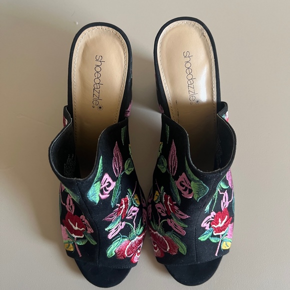 Floral Embroidered Womens Slip On Heel - Picture 5 of 15